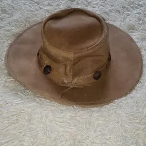 Minnetonka | Accessories | Minnetonka The Outback Leather  display picture 1